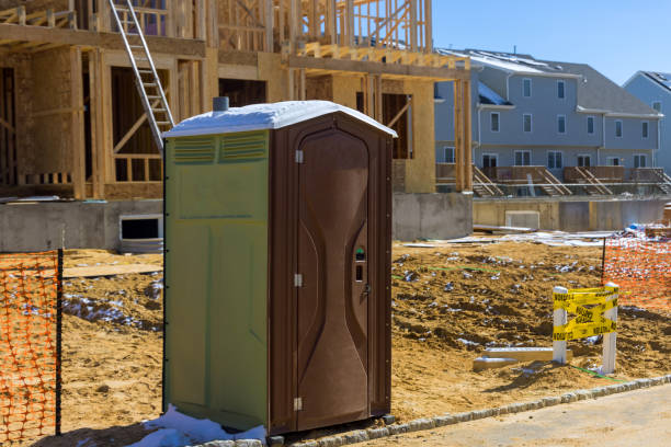 Porta potty delivery and setup in Monmouth, OR